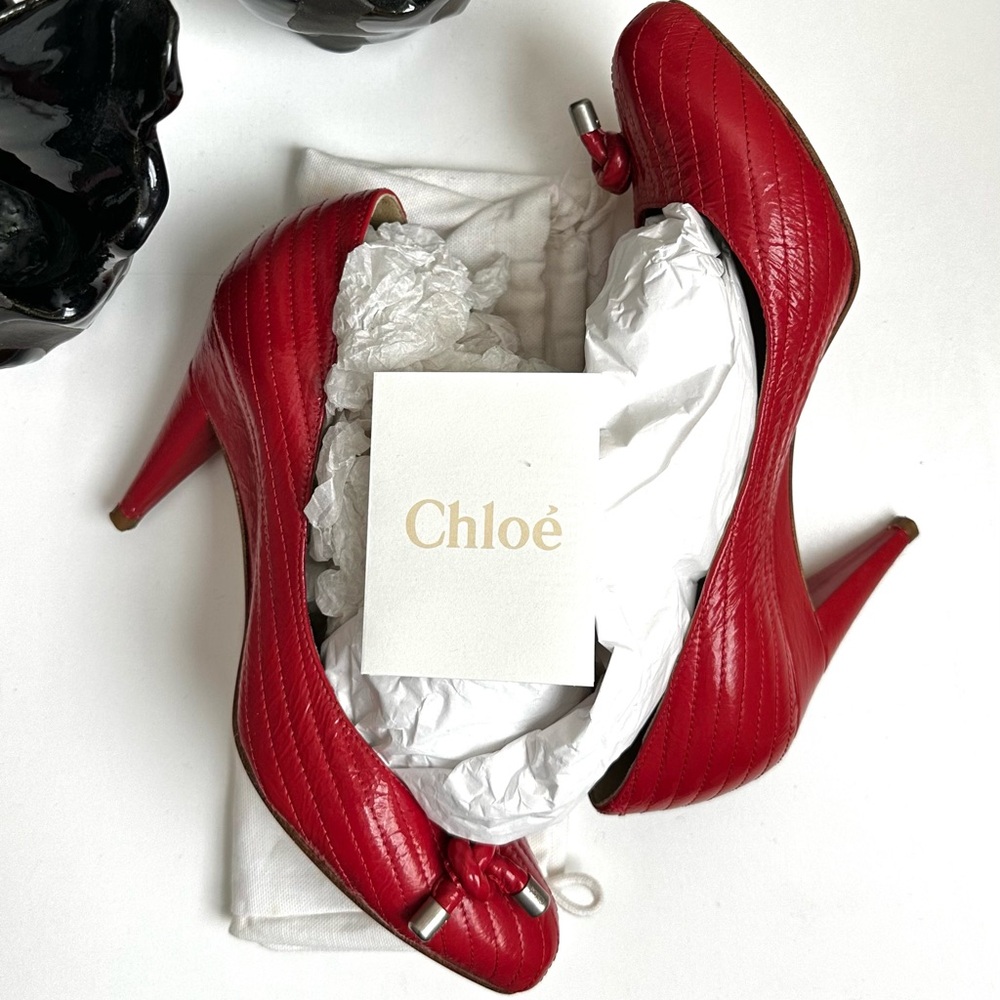 VINTAGE CHLOE LUXURY LEATHER DESIGNER HEELS in Coral Designer Pumps Size 37/6.5